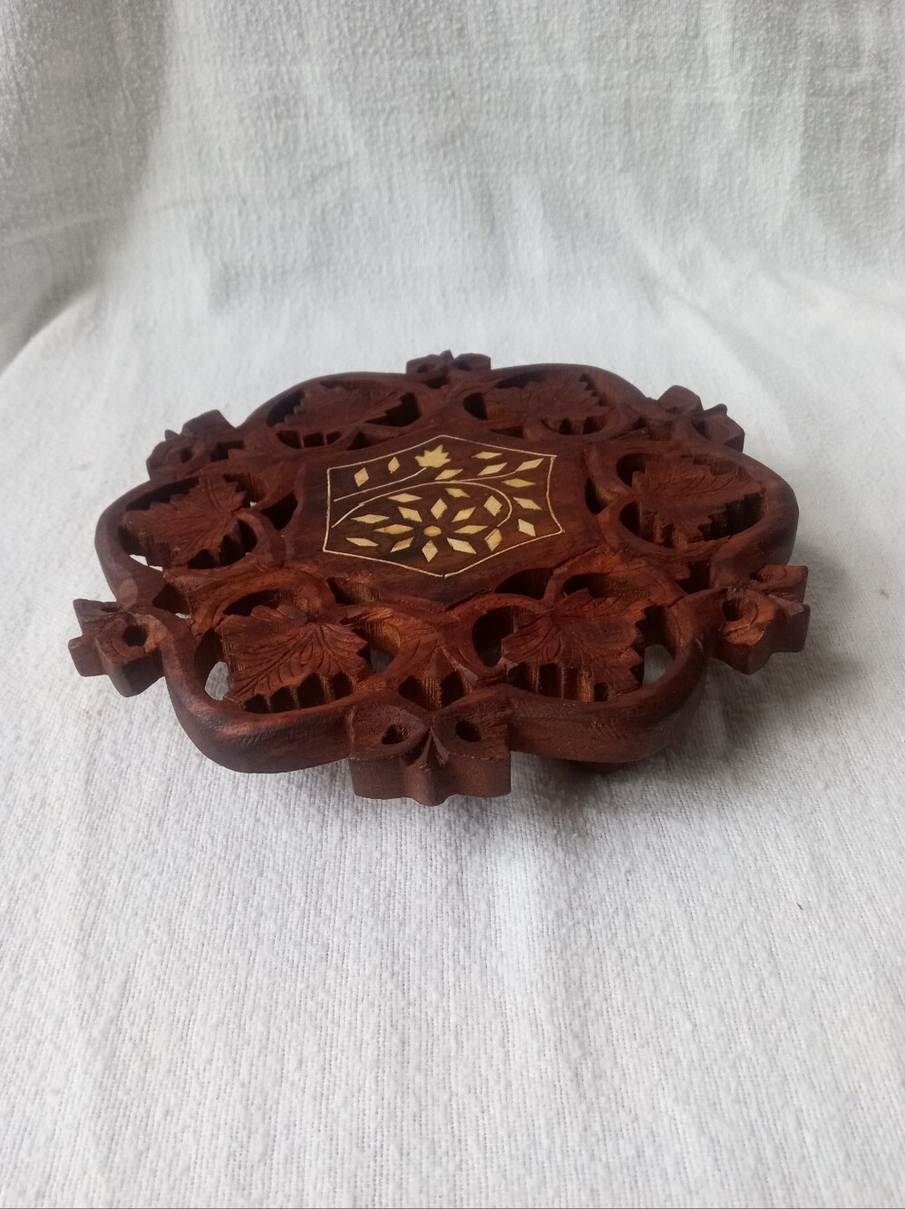 TRIVET WOOD INLAY HAND CARVED Leaves Cutouts 3-Footed 6-Sided VINTAGE from India